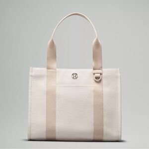 Lululemon Athletica Beige and Cream Tote